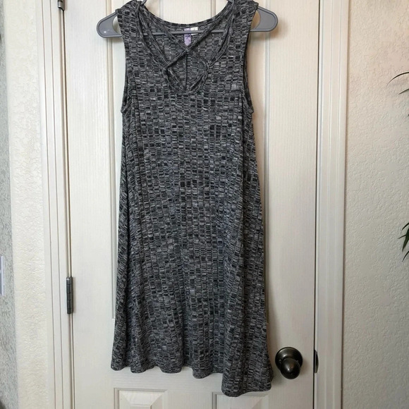 Alya Grey Dress Size Small - Picture 1 of 4